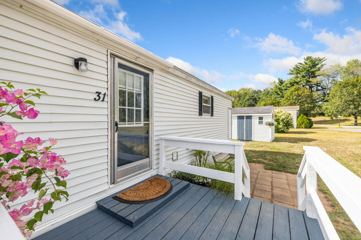 Property Photo:  31 Sunrise Hill  ME 03901 