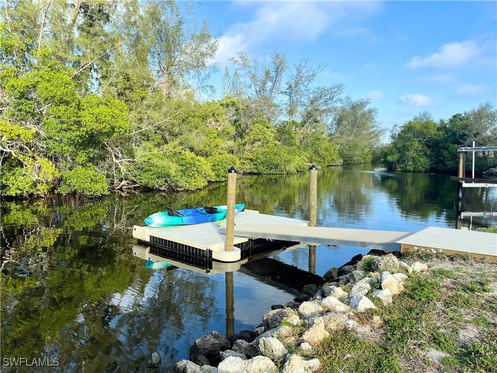Property Photo: 578 14th Street N FL 34102