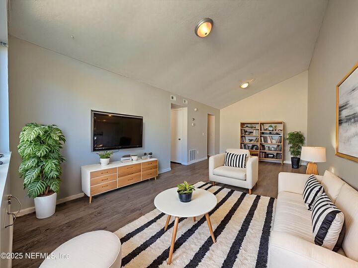 Property Photo:  8113 San Jose Manor Drive W 1 - 4  FL 32217 