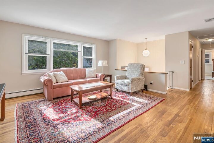 Property Photo:  54 Willow Way  NJ 07465 