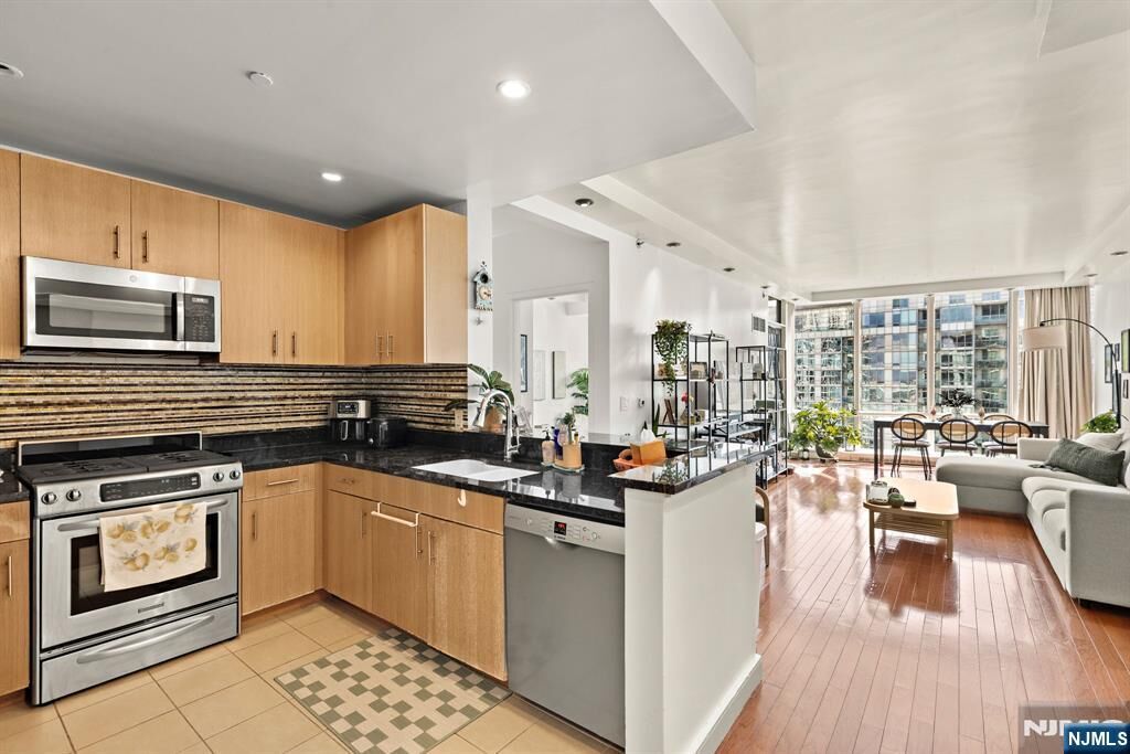 Property Photo:  1 Shore Lane 2511  NJ 07310 