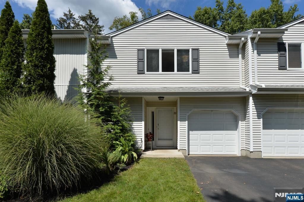 Property Photo:  33 Meadowview Terrace 33  NJ 07410 