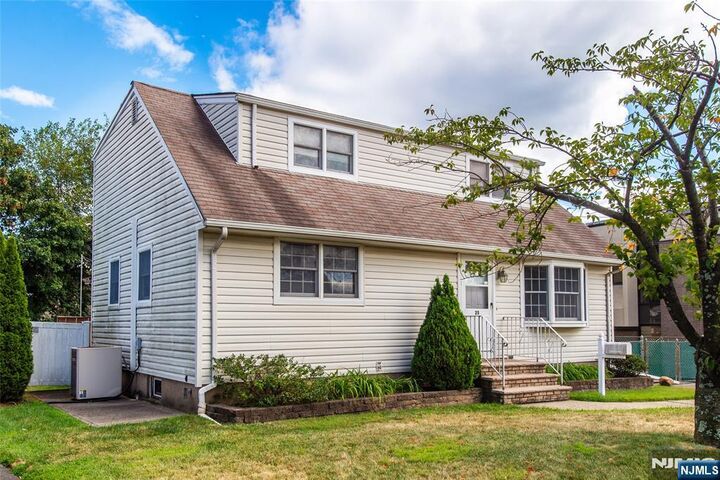 Property Photo:  25 Karen Drive  NJ 07013 