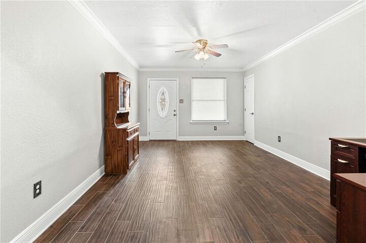 Property Photo: 2017 Taft Park LA 70001