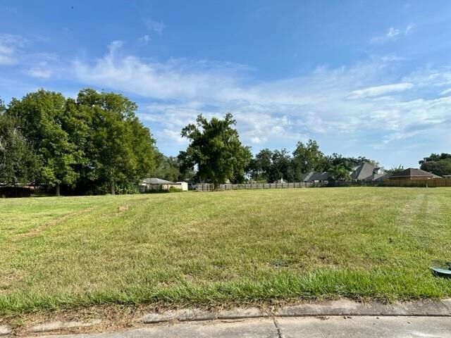 Property Photo:  125 Downing Ct  LA 70037 