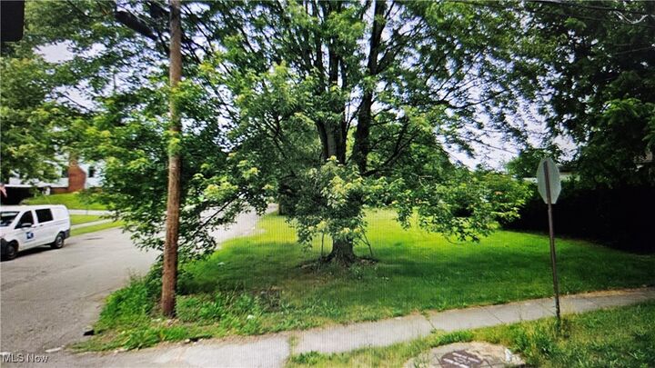 Property Photo:  21 29th Street SW  OH 44203 