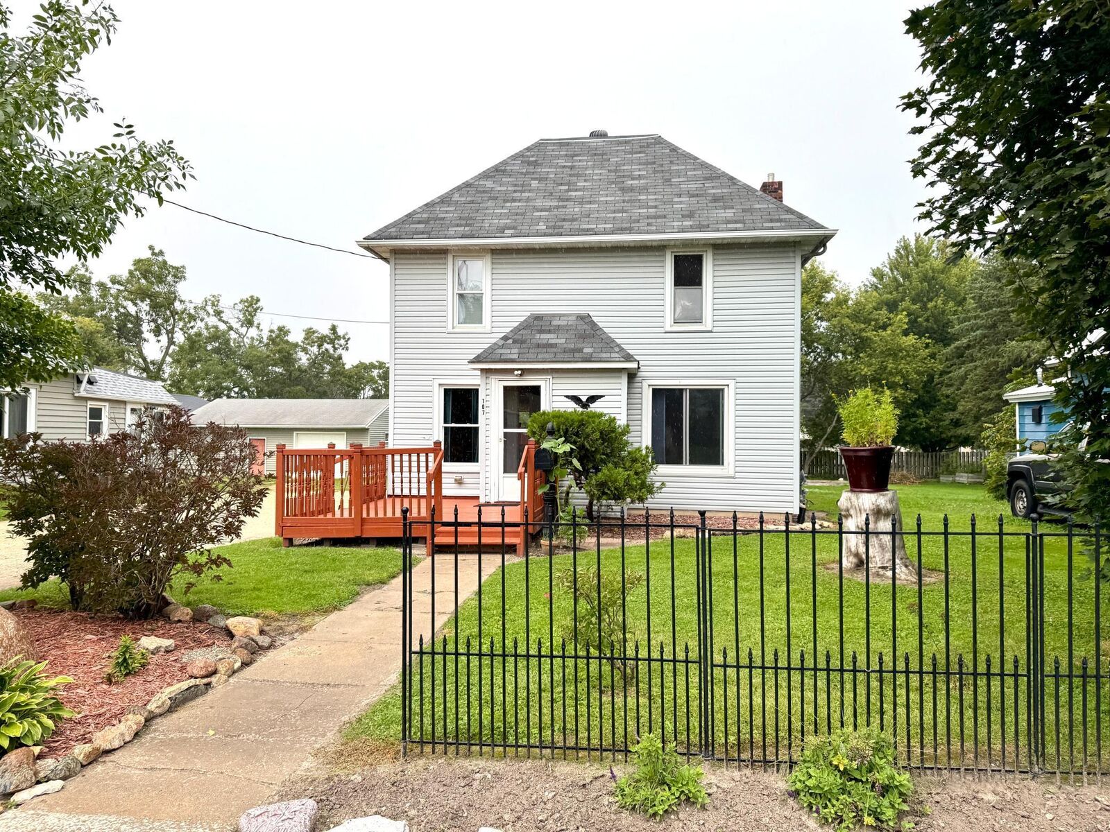 Property Photo:  107 5th Street NE  MN 55976 