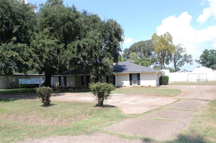 Property Photo: 1931 Alfred Lane LA 71112