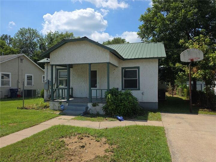606 S Maxwell Street  Siloam Springs AR 72761 photo