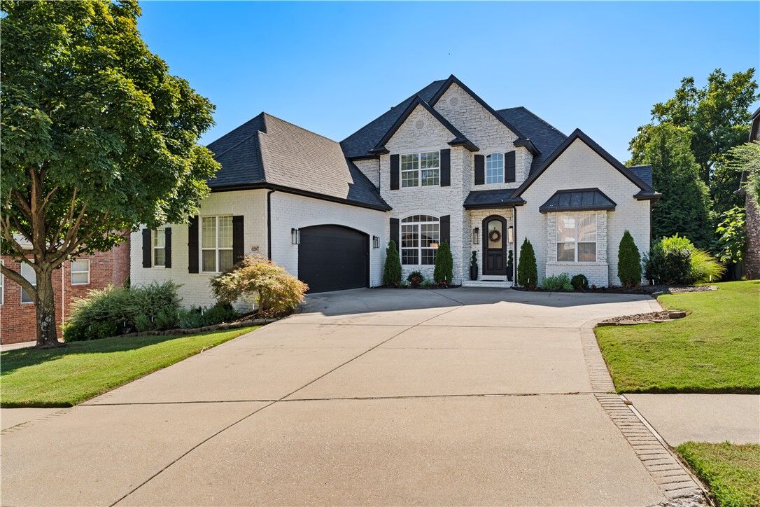 Property Photo: 6207 W Valley View Road AR 72758