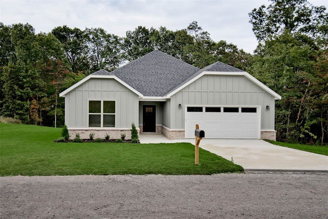 Property Photo: 1 Pagham Lane AR 72714