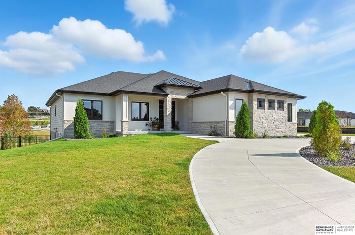 Property Photo:  3203 S 206 Street  NE 68022 