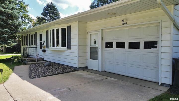 Property Photo: 1005 23rd Avenue North IA 52732