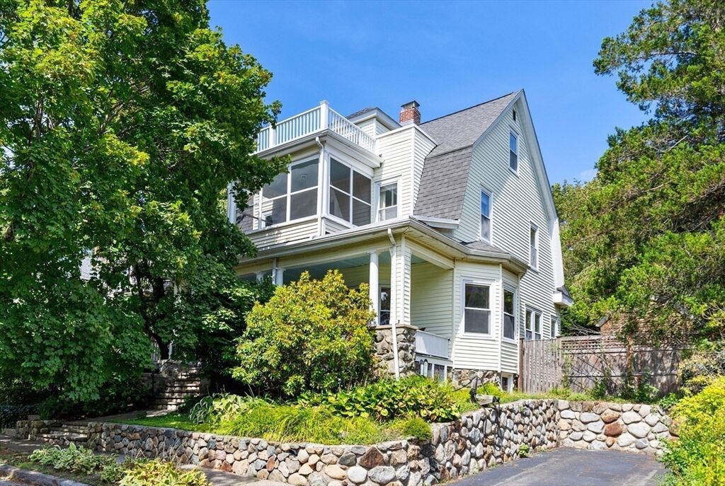 Property Photo:  7 Woodland St  MA 02476 