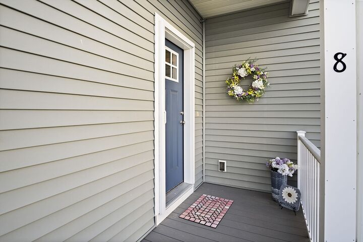 Property Photo:  8 Winning Farm Rd 8  MA 01801 