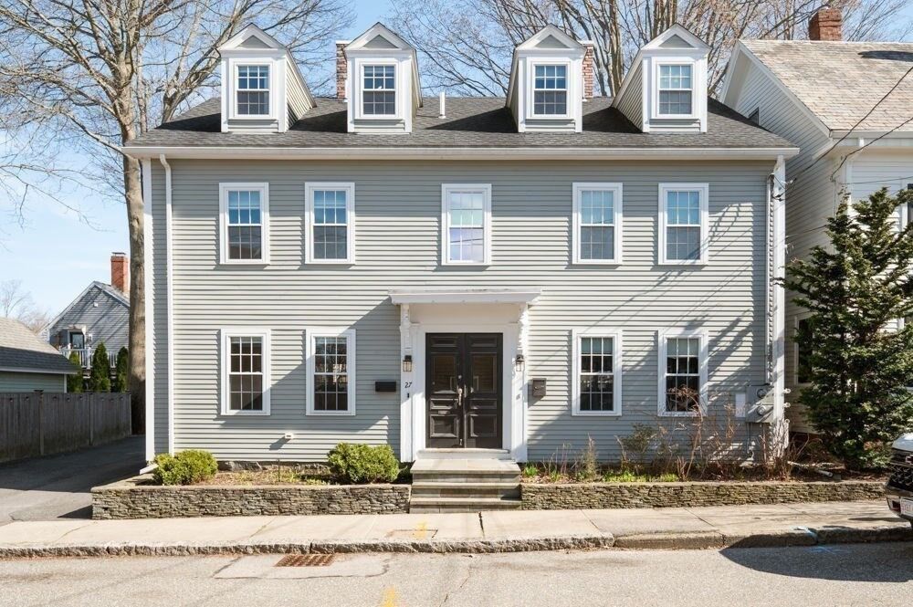 Property Photo:  27 Warren St 1  MA 01950 
