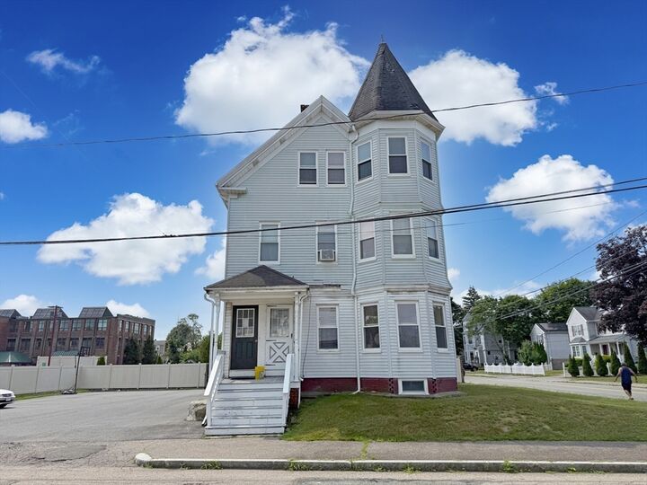 Property Photo: 401 N Warren Ave MA 02301