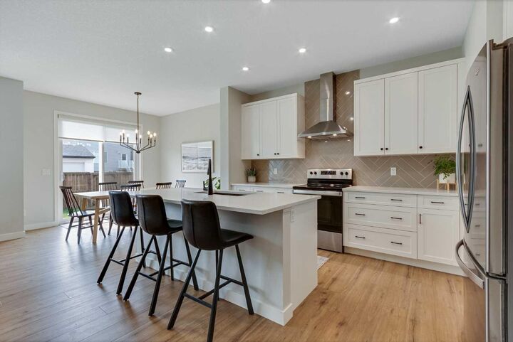 Property Photo:  101 Mallard Grove SE  AB T3S 0E2 