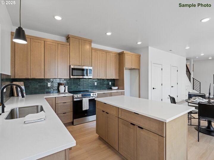 Property Photo:  8051 SE 72nd Ave 1  OR 97206 