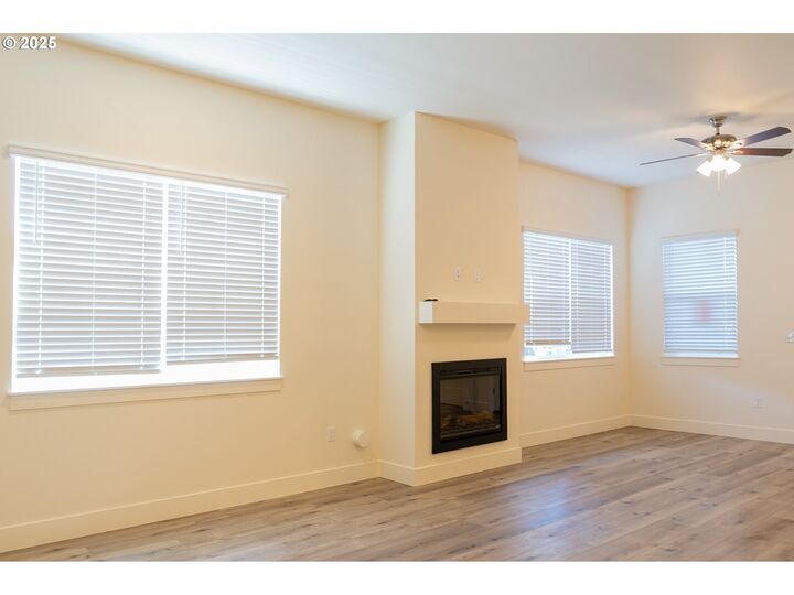 Property Photo:  325 S Idaho  OR 97239 