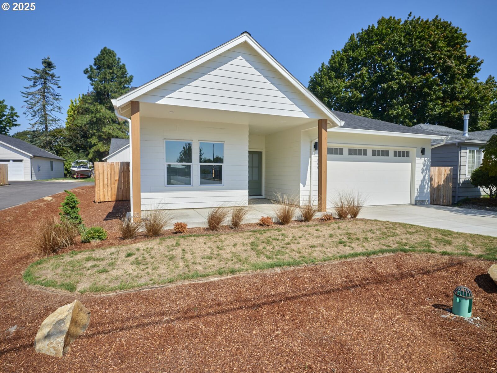 Property Photo:  600 Cc St  WA 98674 