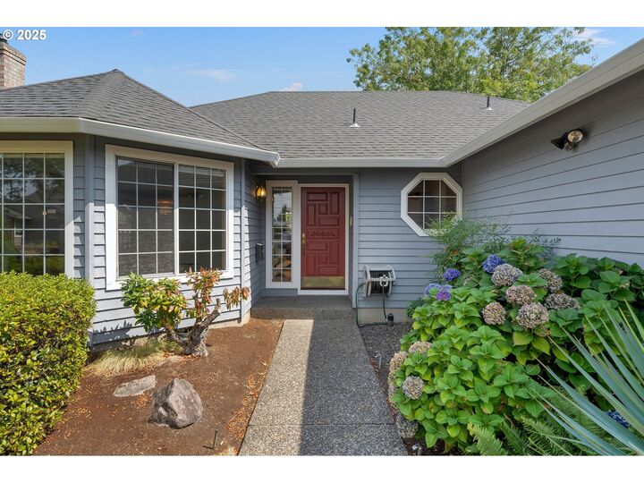 Property Photo: 2840 NE Roberts Ave OR 97030