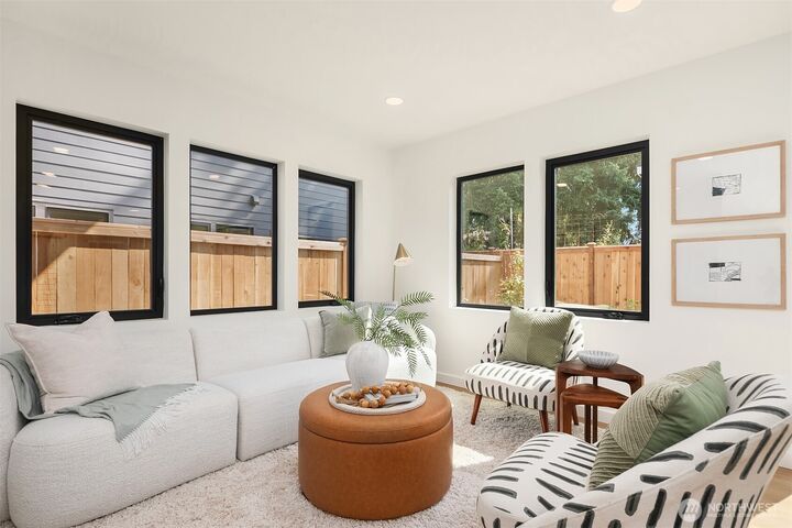 Property Photo:  12717  Dayton Avenue N  WA 98133 