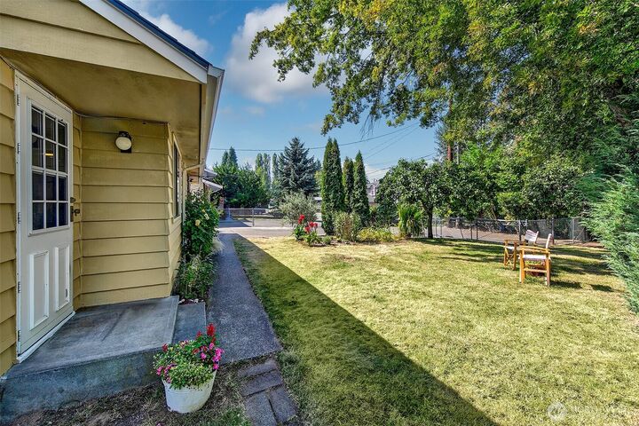 Property Photo: 12102 10th Avenue SW WA 98146