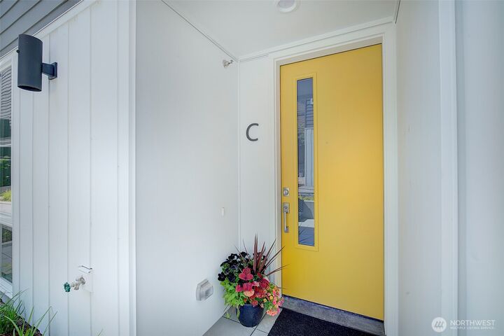 Property Photo: 2001 S Norman Street C WA 98144