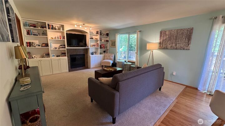 Property Photo:  2531  Blaine Avenue NE  WA 98056 