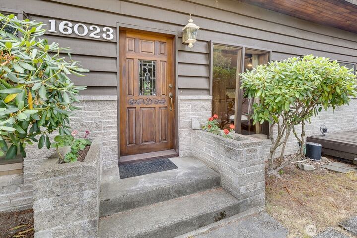 Property Photo: 16023 35th Avenue NE WA 98155