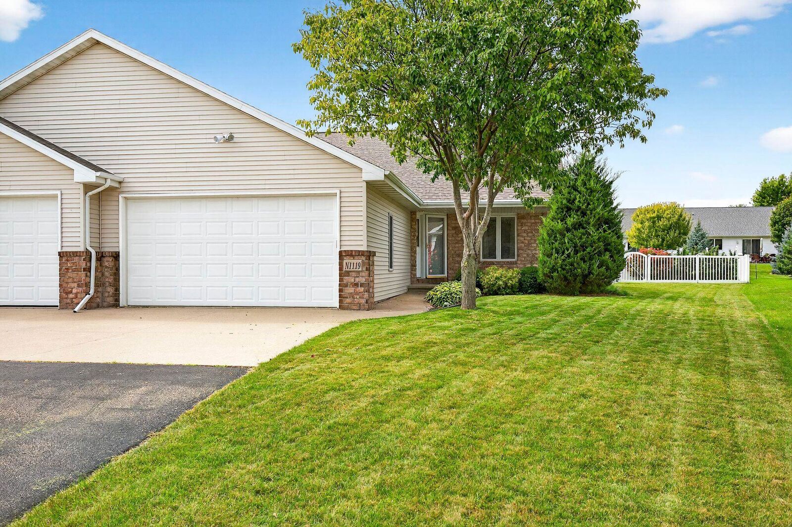 Property Photo:  N1119 Craftsmen Court  WI 54942-8103 