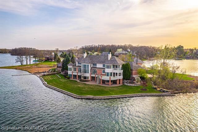 82 Chateaux Du Lac  Fenton Twp MI 48430 photo