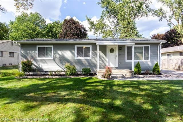 Property Photo: 33850 Colfax Drive MI 48335