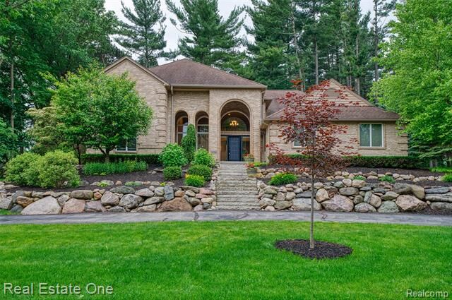 Property Photo:  5258 Hidden Pines Drive  MI 48116 
