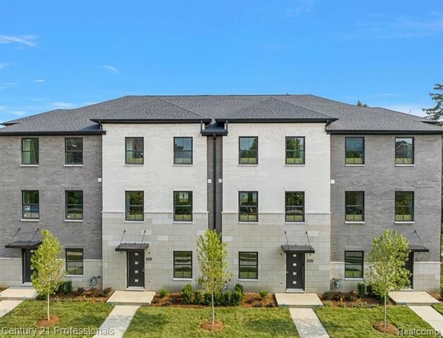 Property Photo: 2917 Summers Place MI 48084