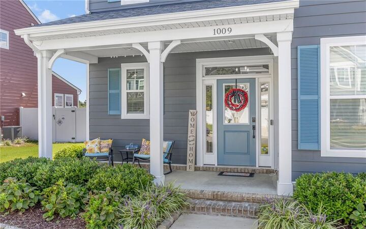 Property Photo:  1009 Strawberry Ct  VA 23435 