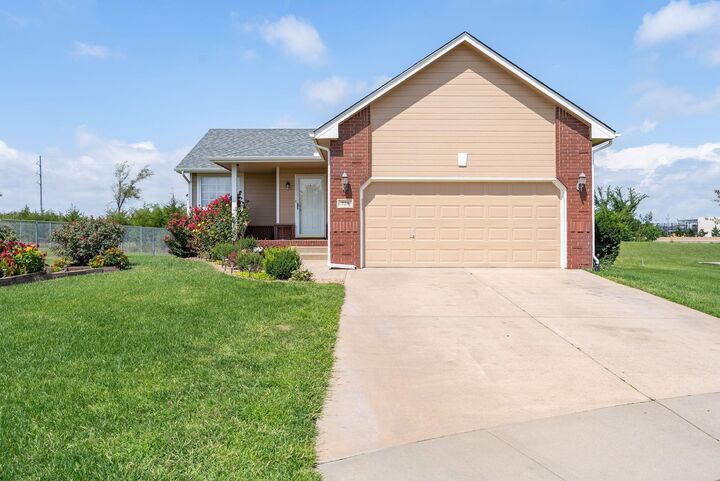 Property Photo: 729 S Bedford KS 67207-4320
