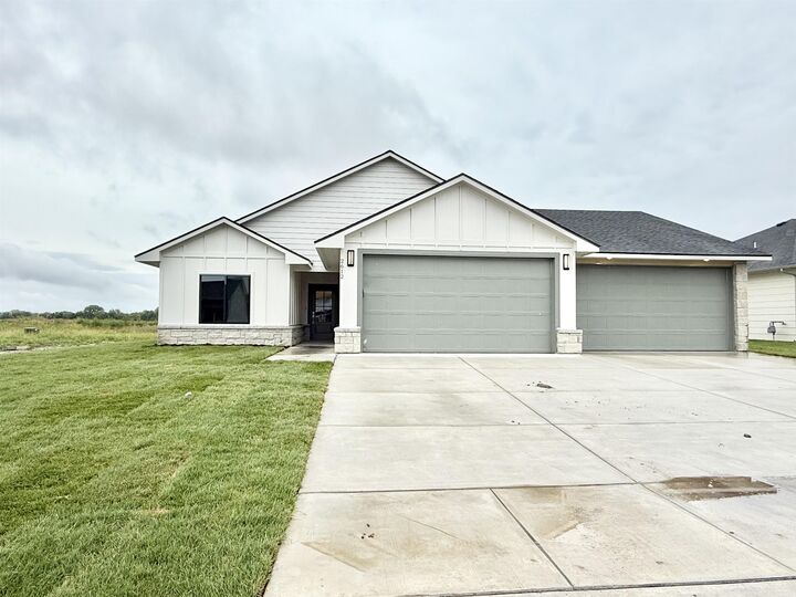 2612 S Willow Oak St  Wichita KS 67230 photo