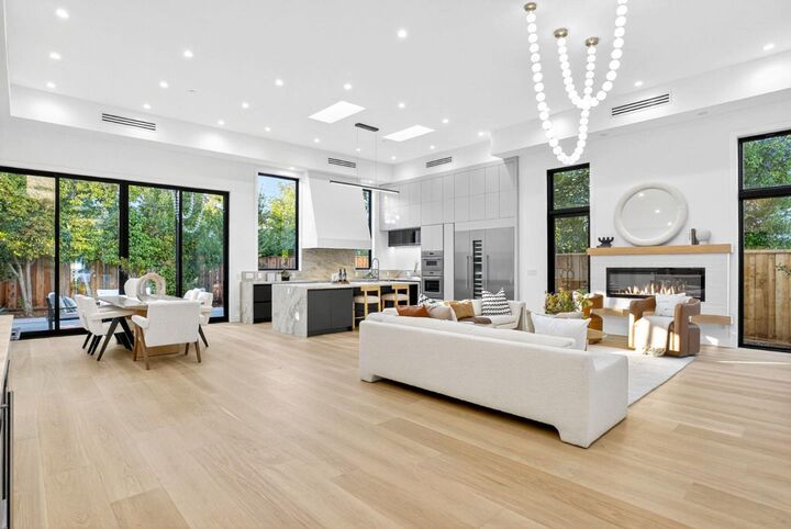 Property Photo: 769 Allen Court CA 94303