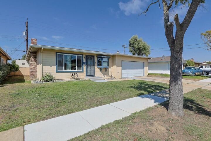 Property Photo:  216 Crescent  CA 93906 