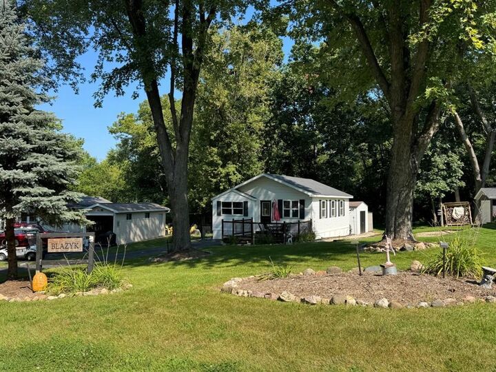 Property Photo:  461 Aspen Way  WI 53534 