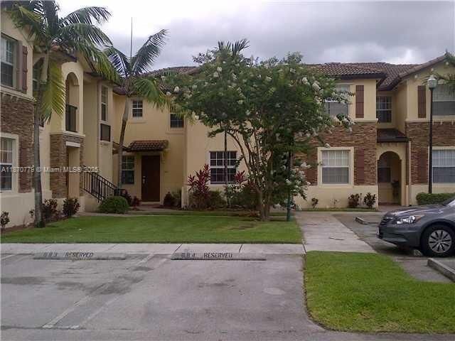 Property Photo:  1555 NE 33rd Rd 104-2  FL 33033 