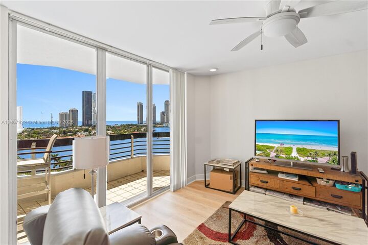Property Photo: 3600 Mystic Pointe Dr 1616 FL 33180