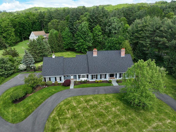 Property Photo:  16 Oak Bluff  CT 06001 
