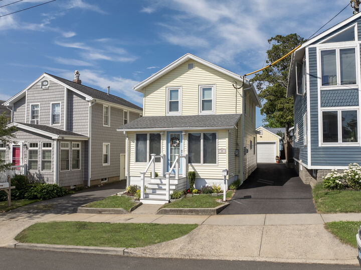 Property Photo: 37 Lawrence Avenue CT 06460