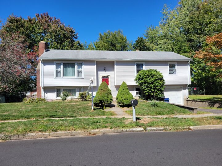 Property Photo: 11 Meadowbrook Road CT 06516
