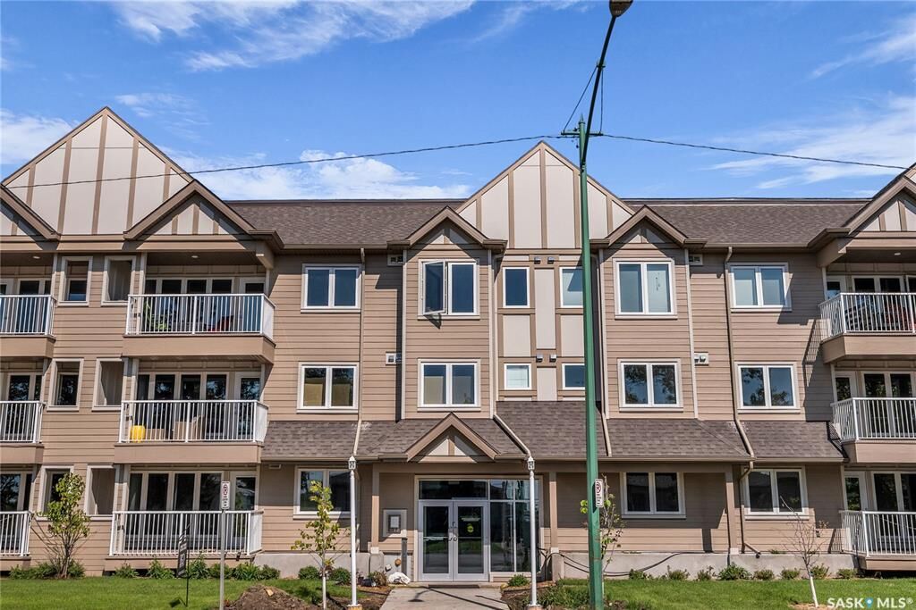 Property Photo: 318 108th Street W 103 SK S7N 1P8
