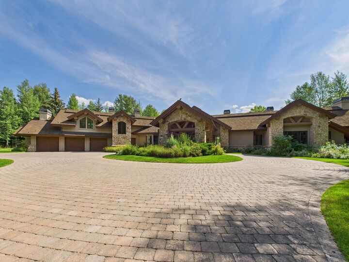 Property Photo:  120 Eagle Lake Dr  ID 83333 