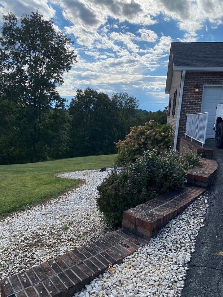 Property Photo: 561 Hillsboro Drive VA 24630